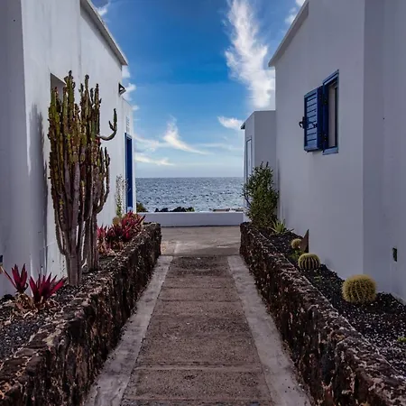 Ocean-Tiny-House